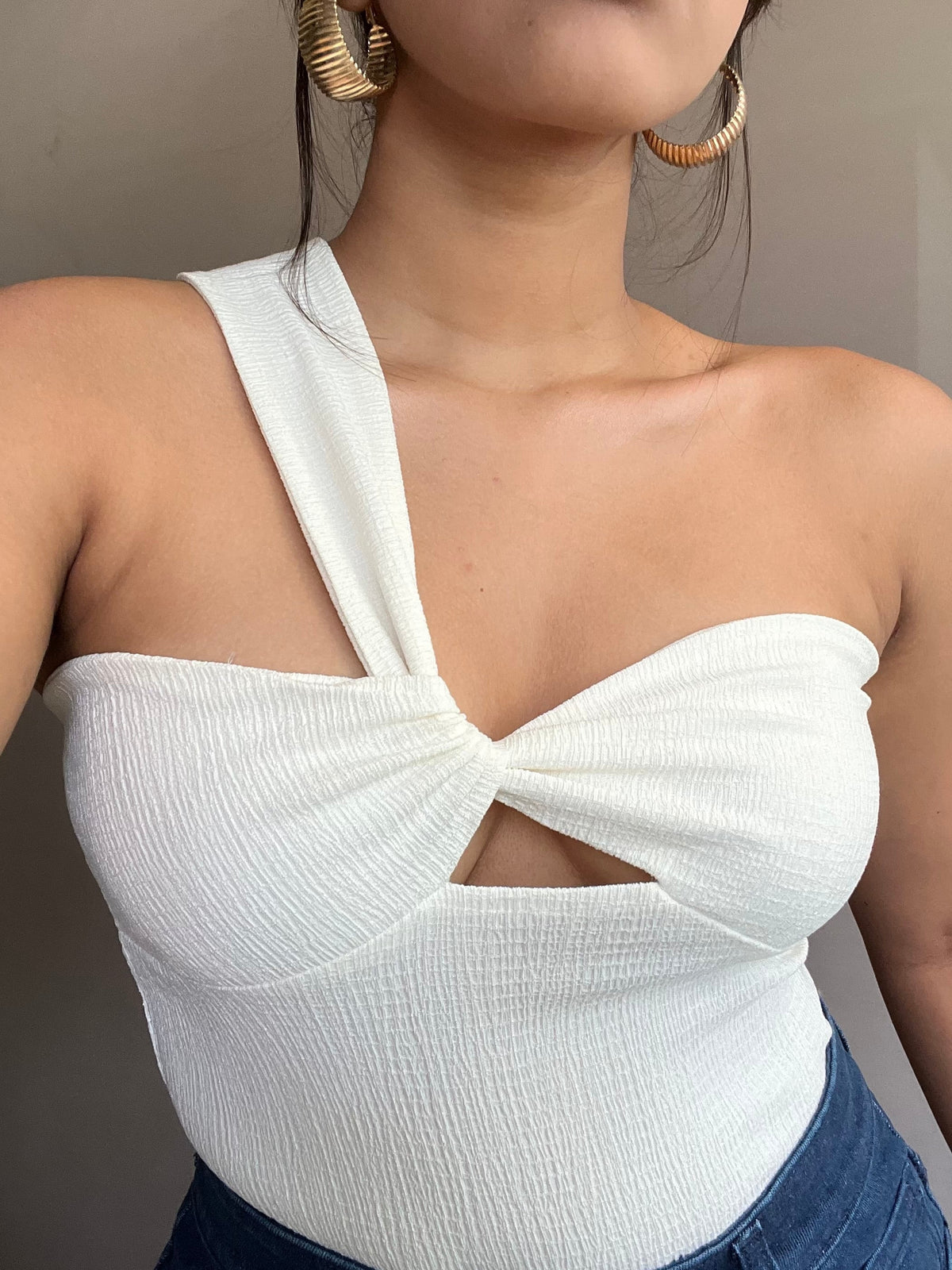 RǏWYÑ | Contour One-Shoulder Ruched Cut-Out Top