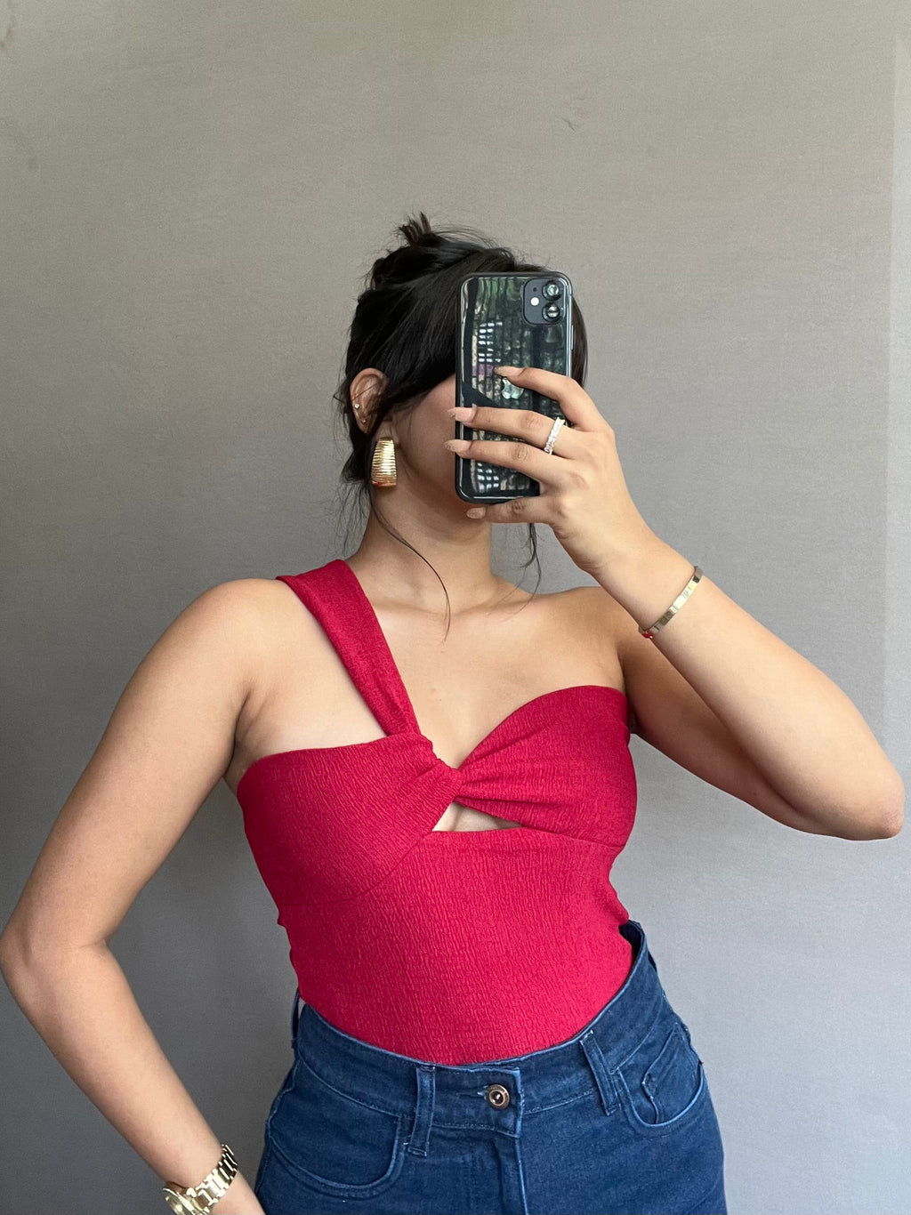 RǏWYÑ | Contour One-Shoulder Ruched Cut-Out Top