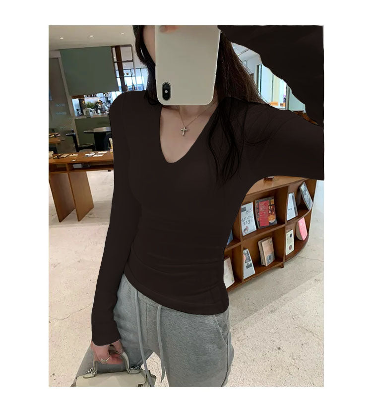 RǏWYÑ | Supreme V-Neck Fitted Top