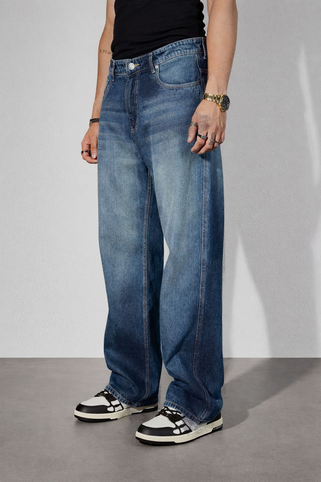 RIWYN Worn Blue Whisker Wash Loose Straight Fit Jeans