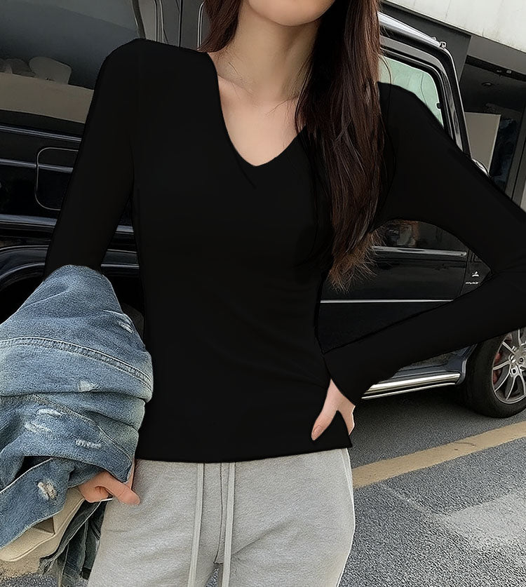 RǏWYÑ | Supreme V-Neck Fitted Top