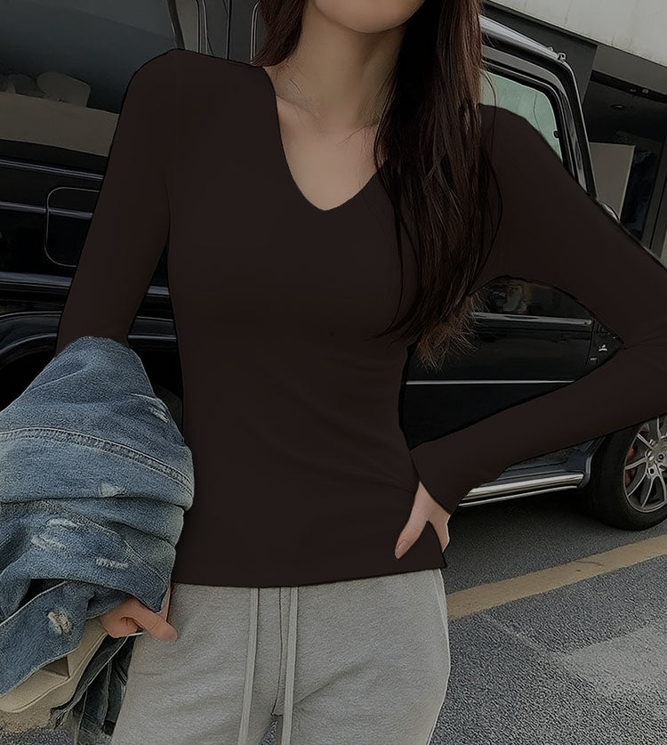 RǏWYÑ | Supreme V-Neck Fitted Top