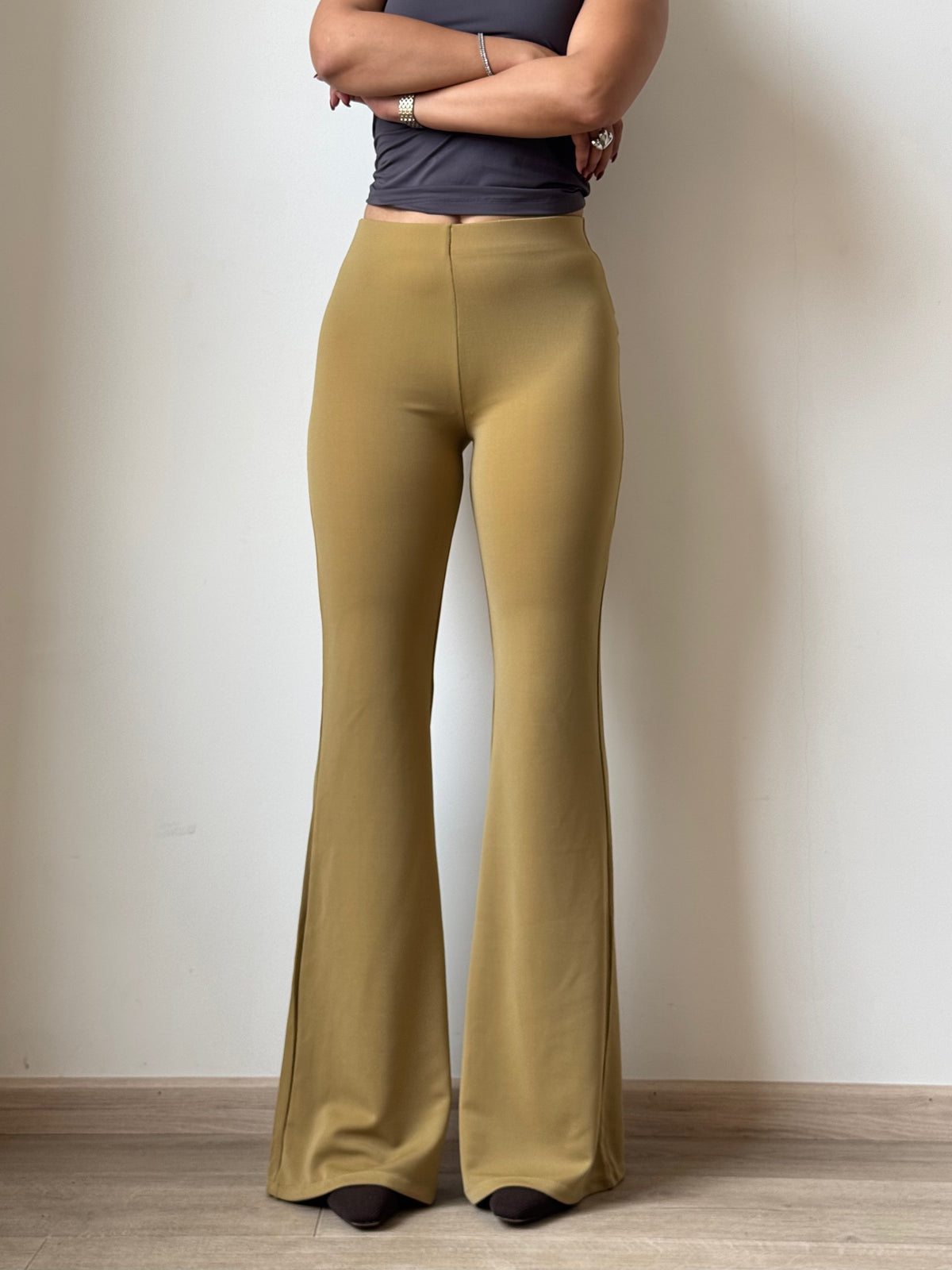 RǏWYÑ | Fit & Flare Seamless Trousers