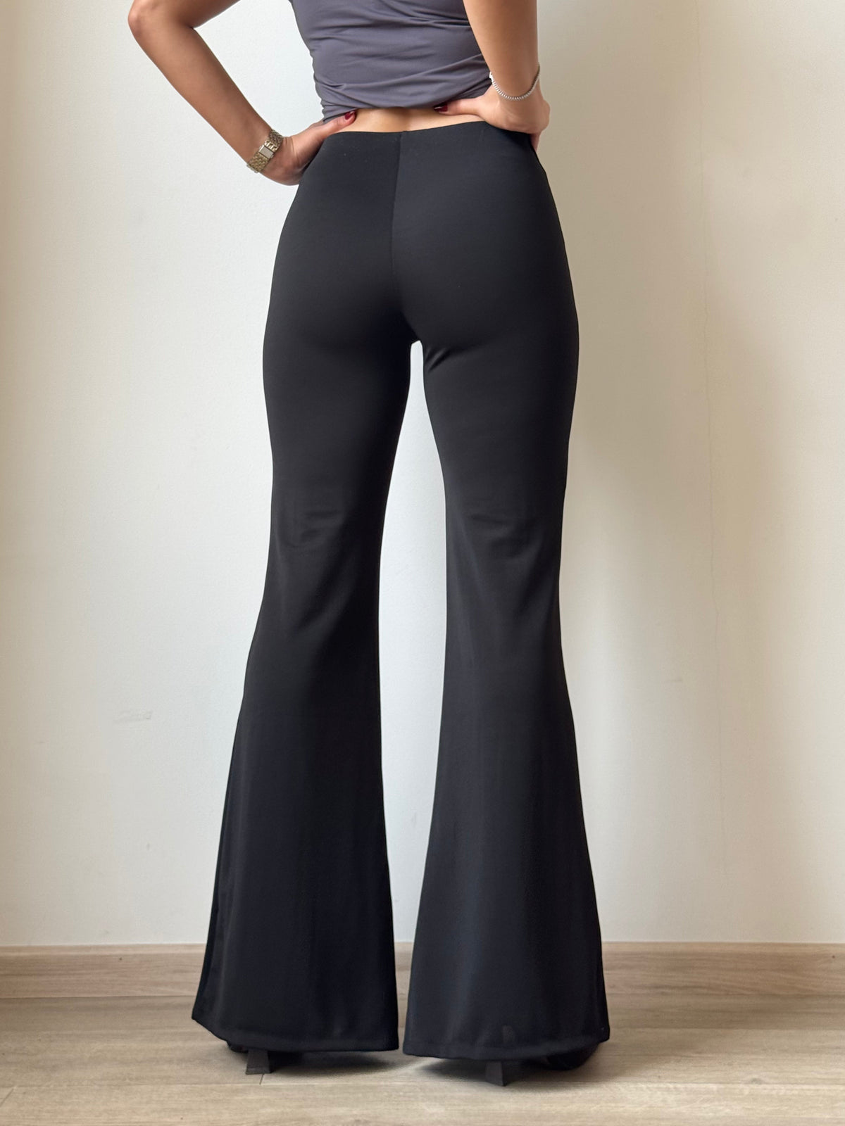 RǏWYÑ | Fit & Flare Seamless Trousers