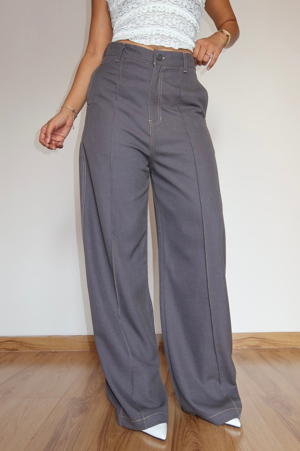 RǏWYÑ | Denim-Inspired Pin-Tuck Barrel Pants