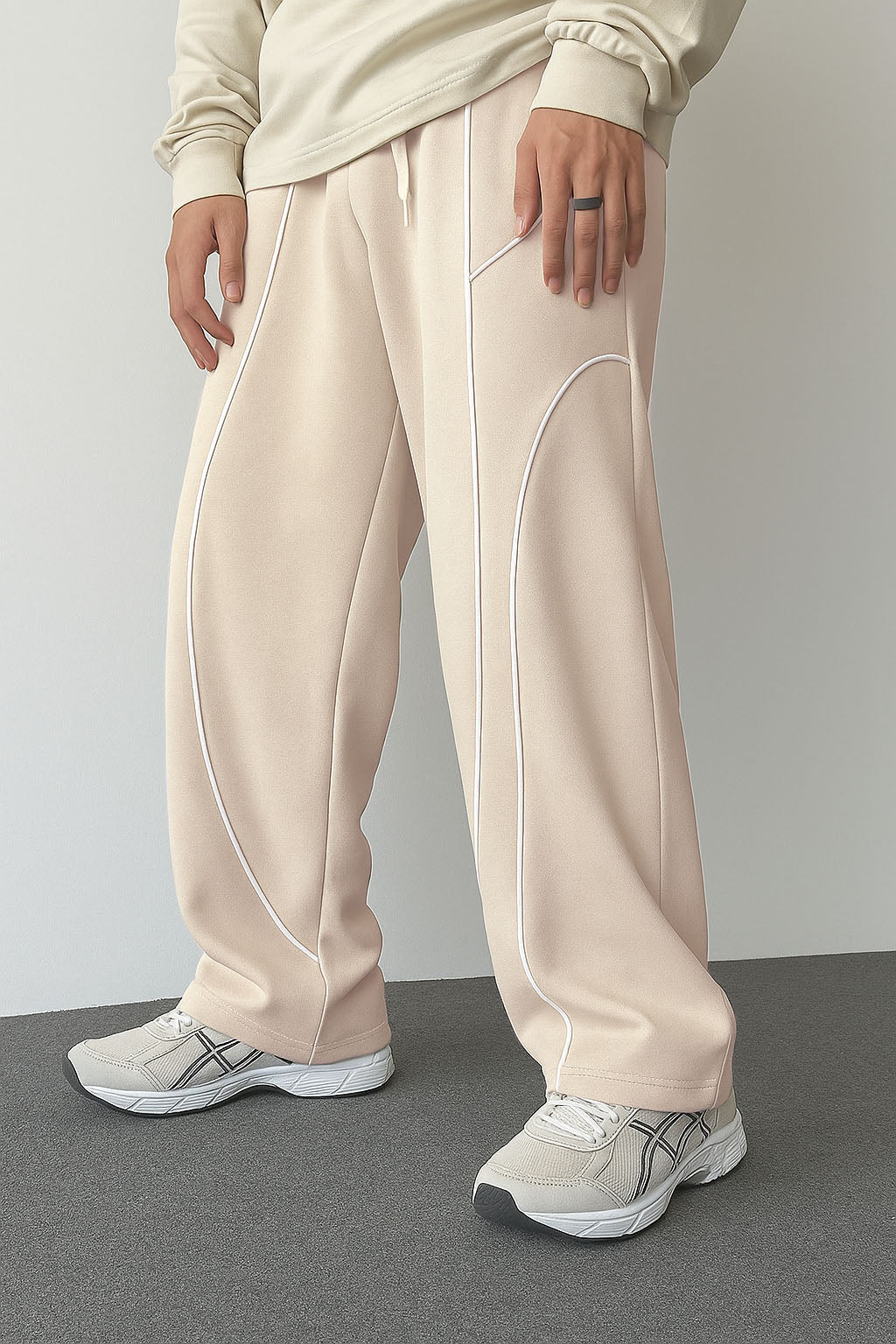 RIWYN Contrast Curve Baggy Joggers