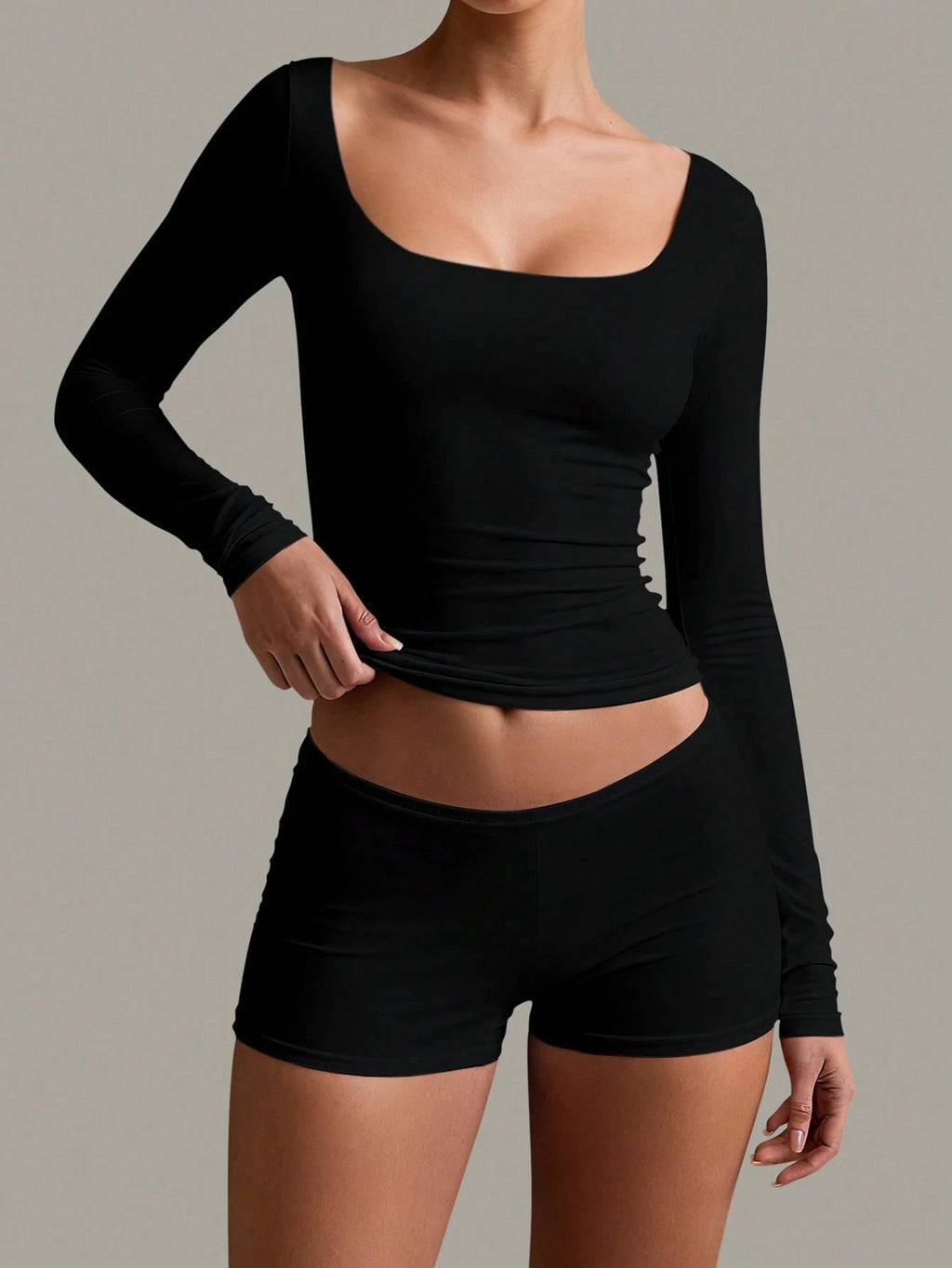 RǏWYÑ | Soft Curve Neck Long-Sleeve Top