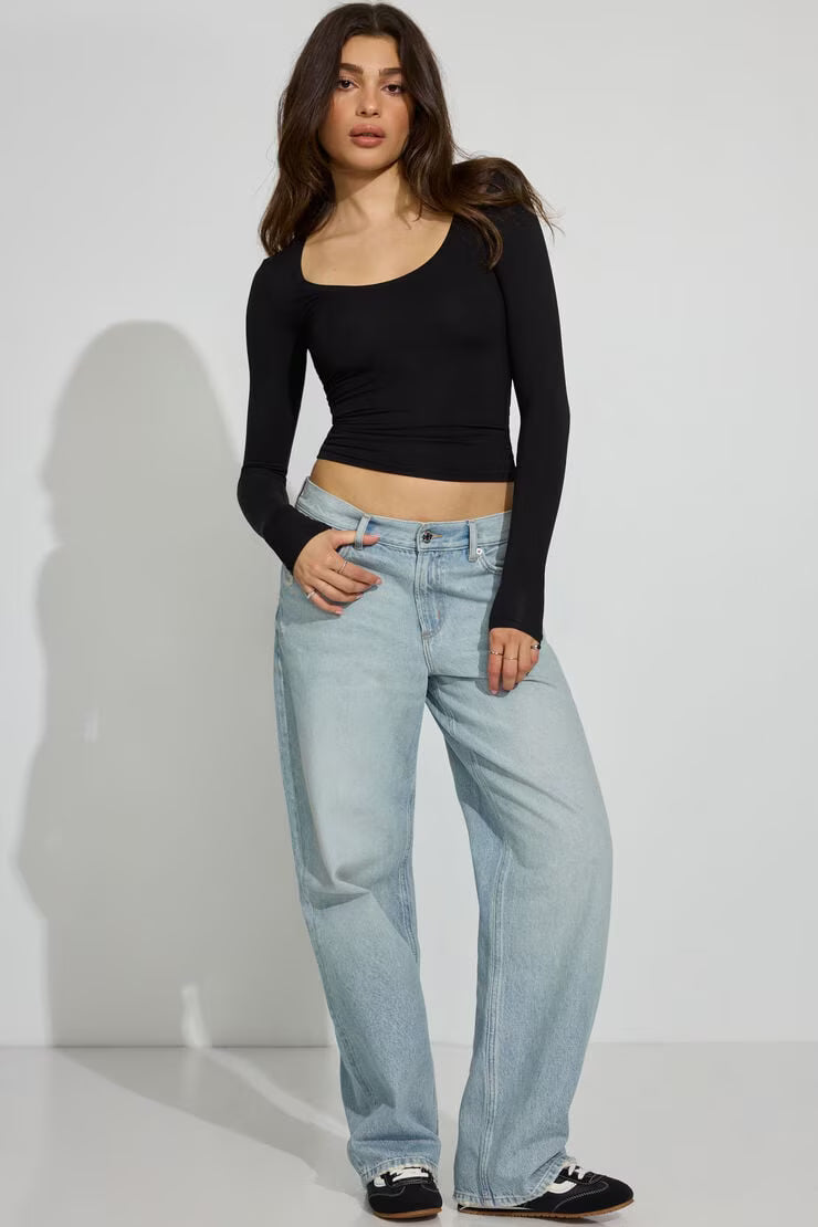 RǏWYÑ | Soft Curve Neck Long-Sleeve Top