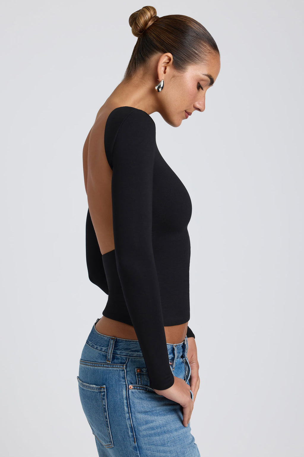 RǏWYÑ | Backless Long-Sleeve Top