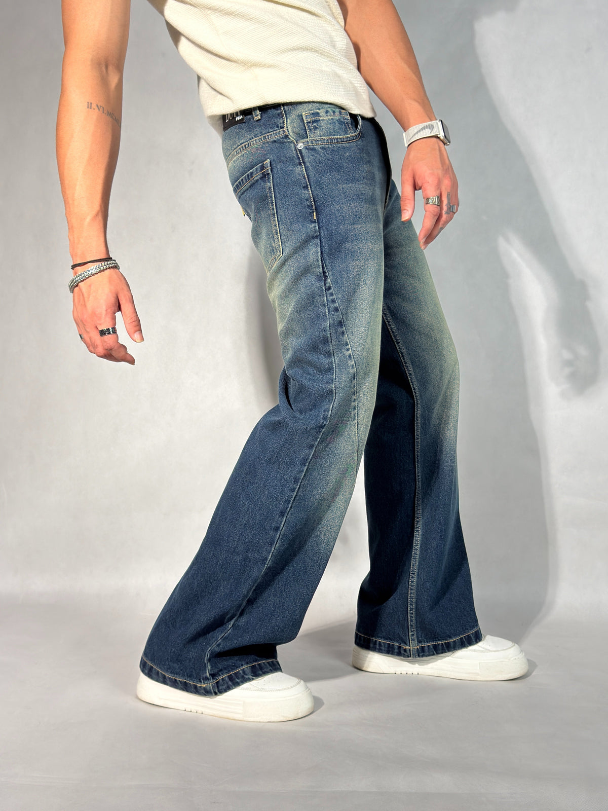 RIWYN New Aged Wash Straight A Line Jeans