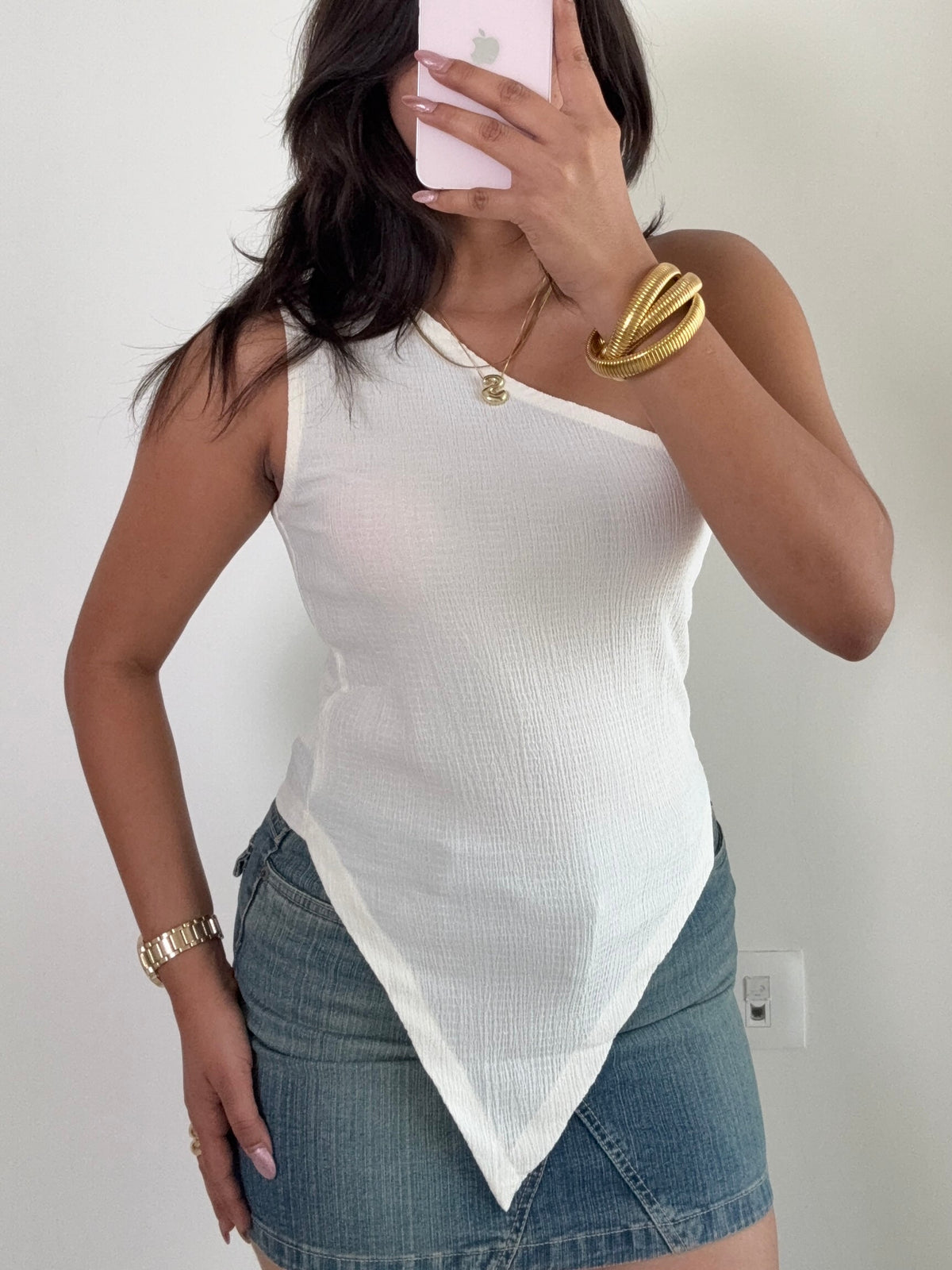 RǏWYÑ | Sleek One-Shoulder Asymmetrical Top