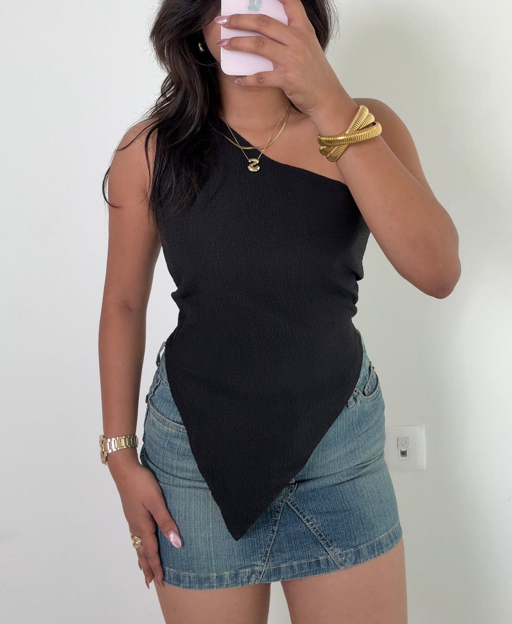 RǏWYÑ | Sleek One-Shoulder Asymmetrical Top