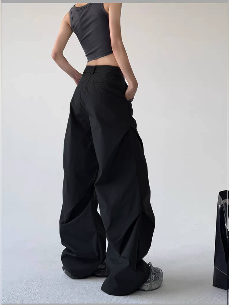 RǏWYÑ | Layered Pleat Tech Pants