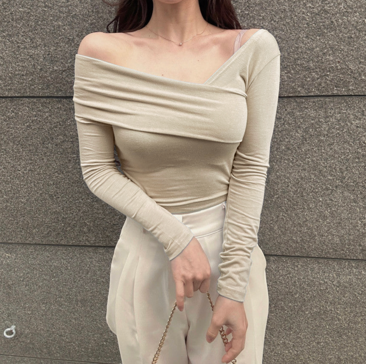 RǏWYÑ | Korean Way Overlpped Off-Shoulder Top