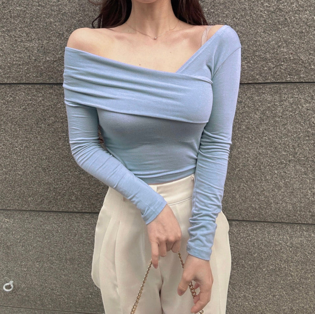 RǏWYÑ | Korean Way Overlpped Off-Shoulder Top