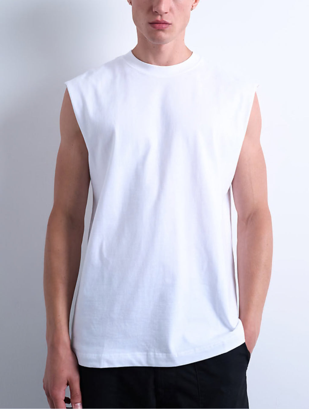 RIWYN Elevated Basic Vest Tee