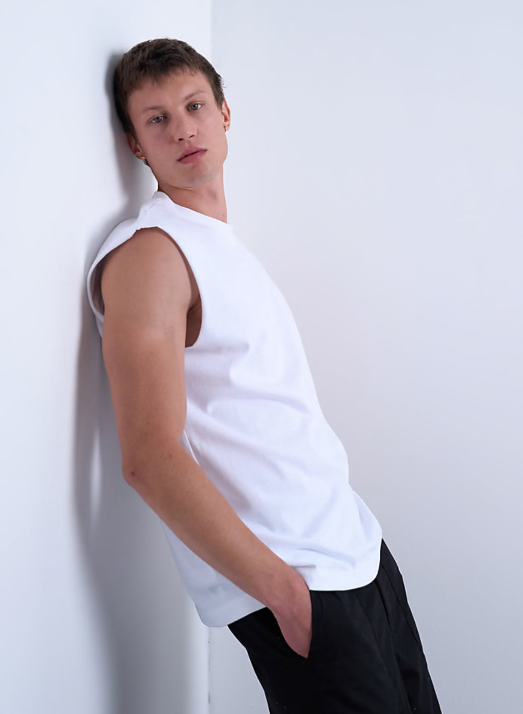 RIWYN Elevated Basic Vest Tee