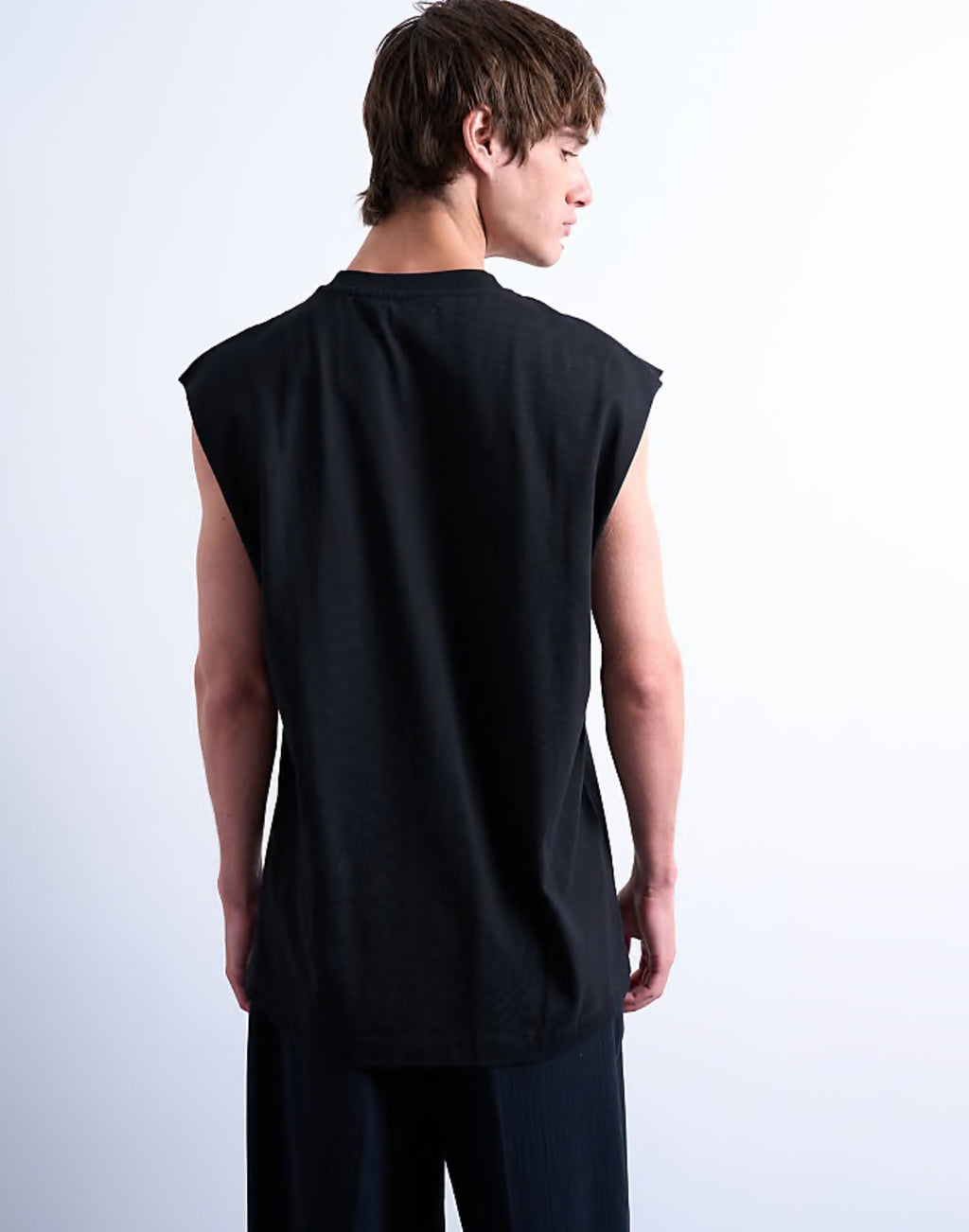 RIWYN Elevated Basic Vest Tee