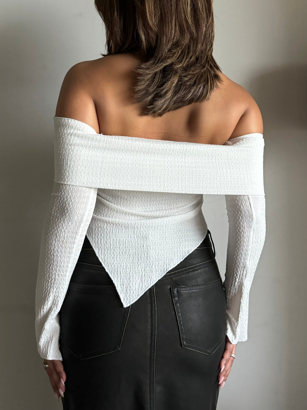 RǏWYÑ | Boho Wave Off-Shoulder Irregular Hem Top