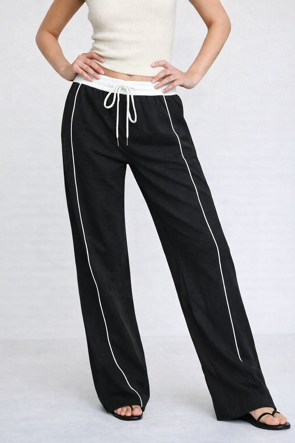 RǏWYÑ | Drawstring Wide Leg Pants