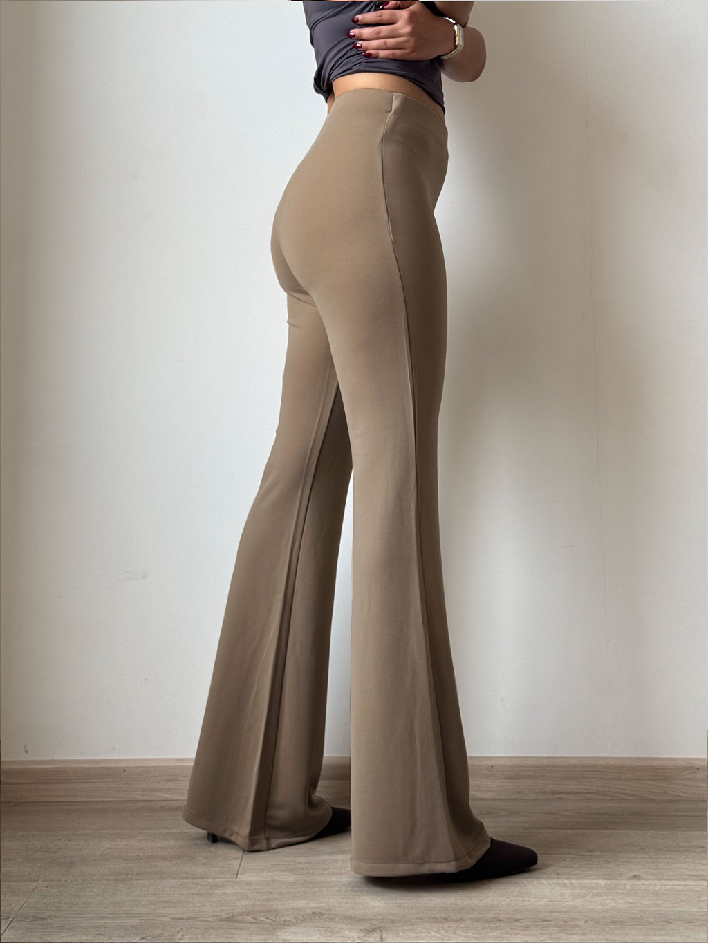 RǏWYÑ | Fit & Flare Seamless Trousers