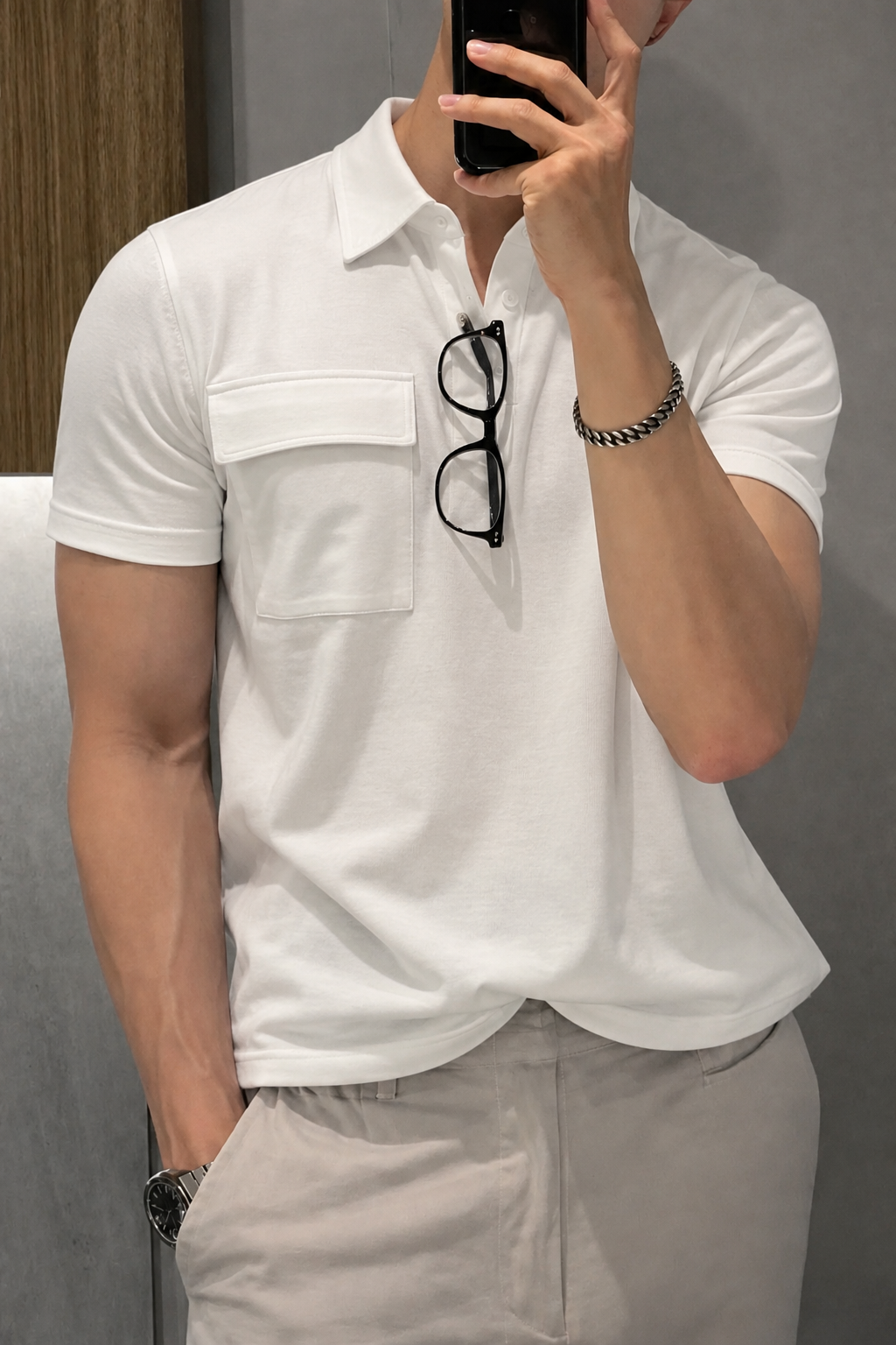 RIWYN Clean Collar Pocket Polo T-Shirt