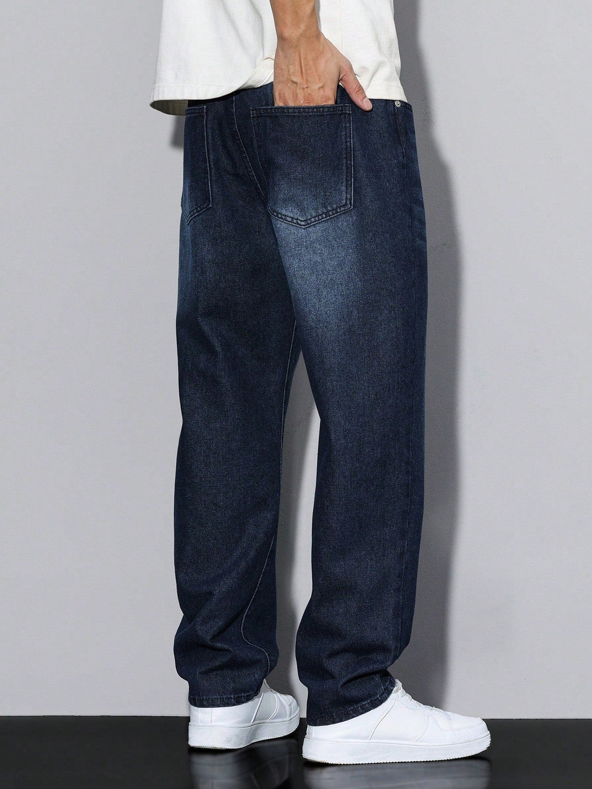 RIWYN Raw Indigo Straight Fit Jeans