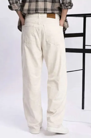 RÎWYÑ Cream Straight-Leg Pants back