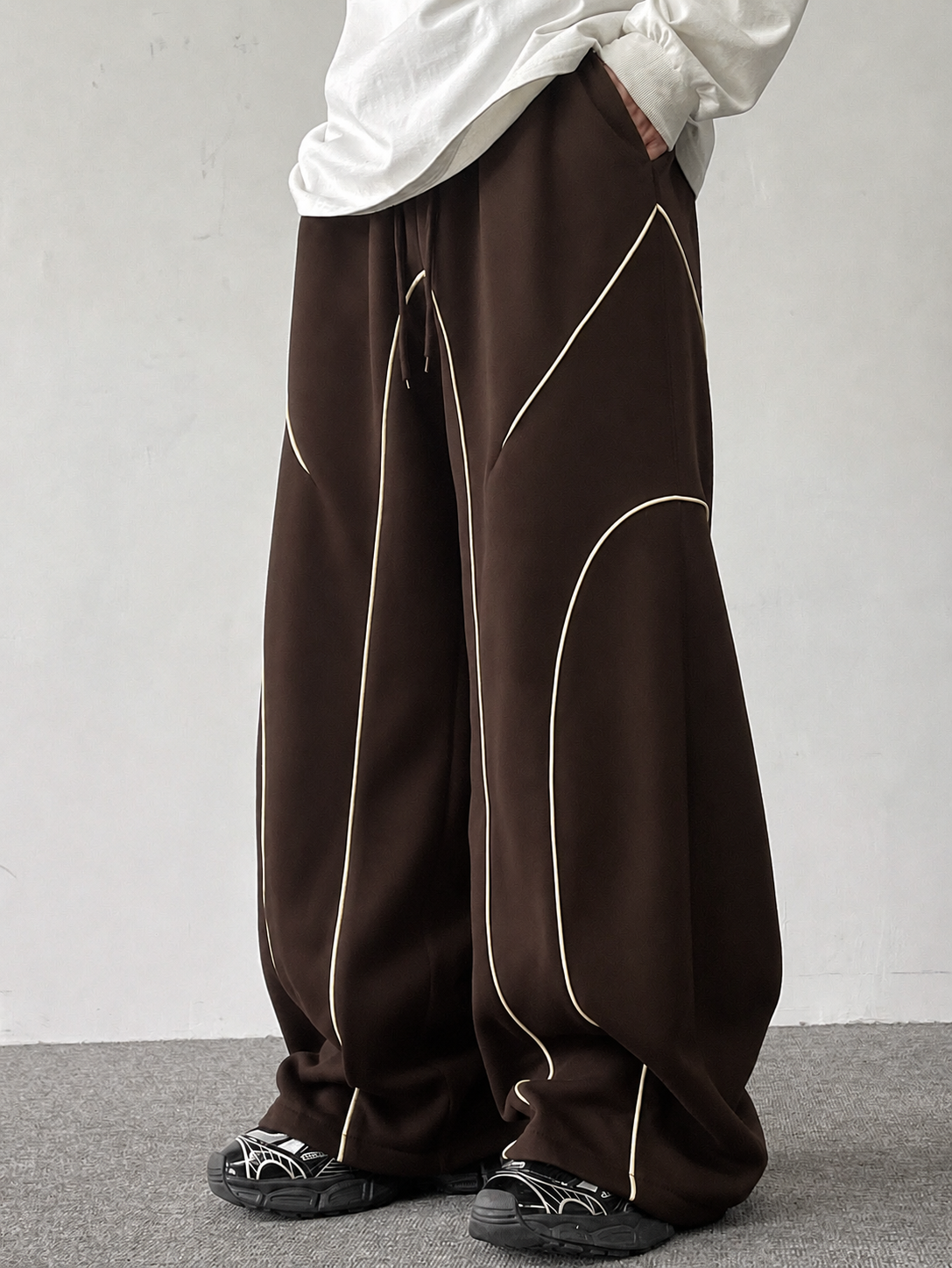 RIWYN Contrast Curve Baggy Joggers