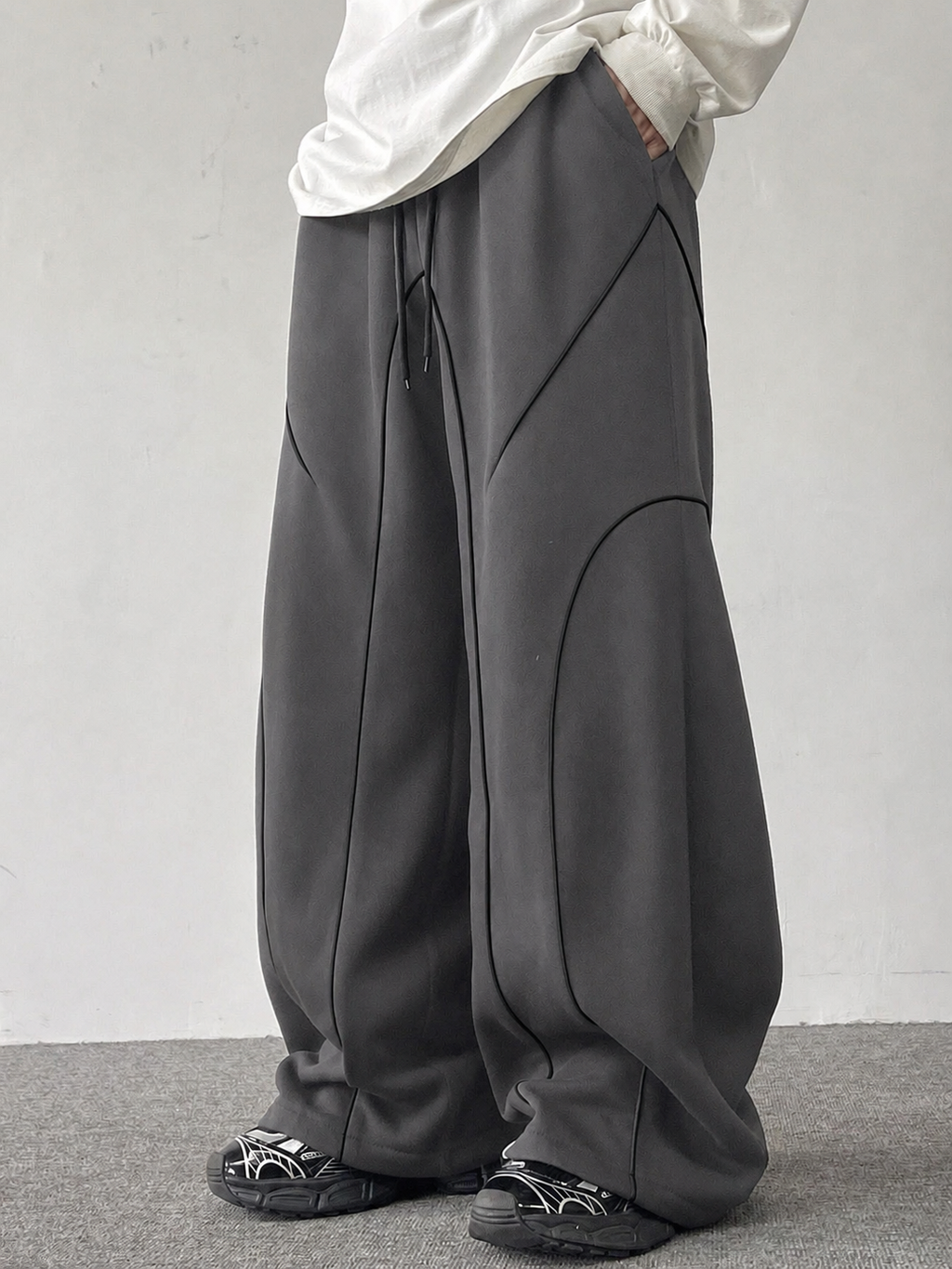 RIWYN Contrast Curve Baggy Joggers