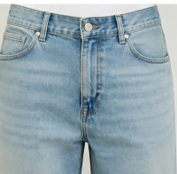 RÎWYÑ Light Wash Wide-Leg Jeans waistband detail