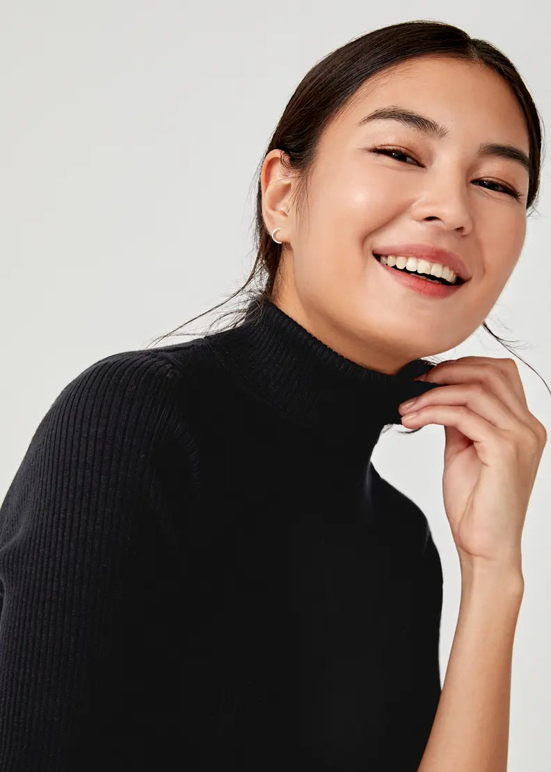 RǏWYÑ | City Girl Mock Neck Half Sleeves Top