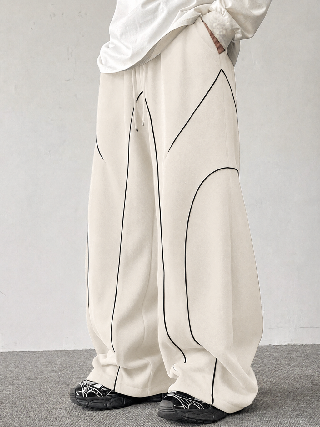 RIWYN Contrast Curve Baggy Joggers